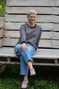 Memo Contrast & Elastic Hem Detail Top