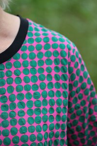 Memo Contrast & Elastic Hem Detail Top