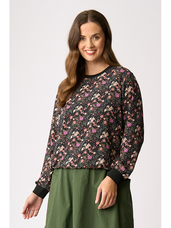 Memo Contrast & Elastic Hem Detail Top