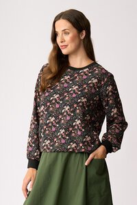 Memo Contrast & Elastic Hem Detail Top