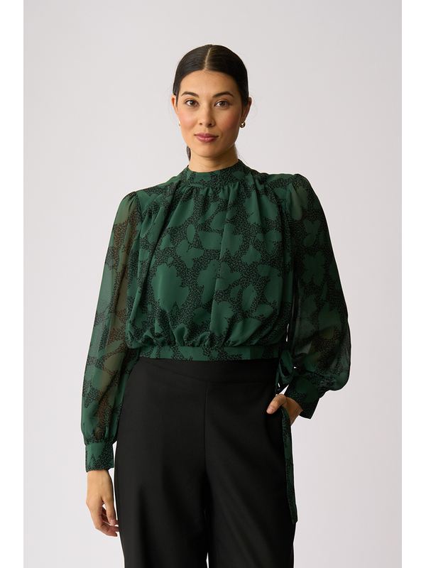 Memo Gather High Neck Top