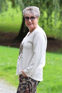 La Strada Art Deco V-Neck Top