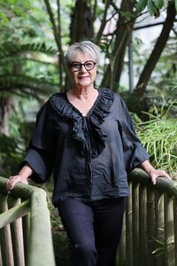 AE Luxe Ruffle V-Neck Top