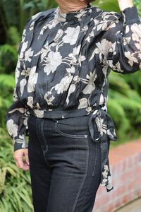 Memo Gather High Neck Top