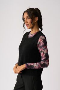 Oh Three Contrast Cable Knit Vest