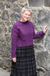 Memo Cropped Split Side Sweater