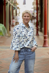 Seeking Lola Sapphire Garden Best Dressed Shirt