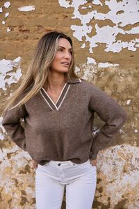 Worthier Darcy Subtle Contrast Neckline Jumper 