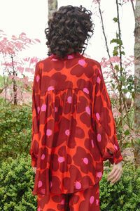 Curate Behind Her Back Shirt