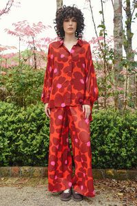 Curate Behind Her Back Shirt