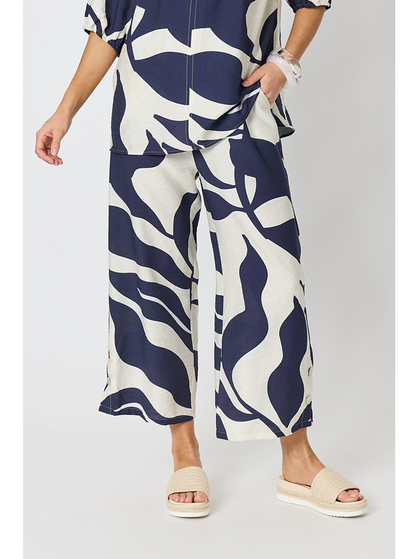 Clarity Bay Leaf Print Pant