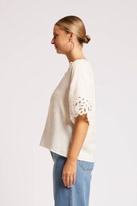 Eb & Ive Maris Top