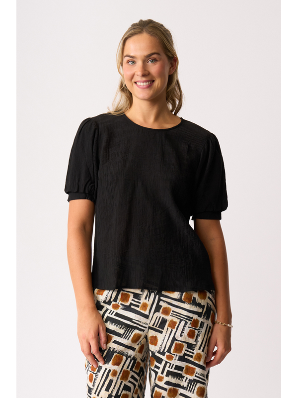 Oh Three Volume Sleeve Scoop Hem Top