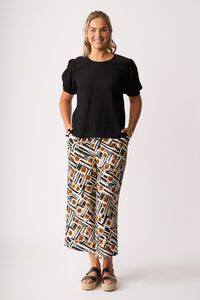 Oh Three Volume Sleeve Scoop Hem Top