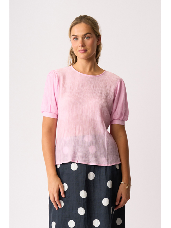 Oh Three Volume Sleeve Scoop Hem Top