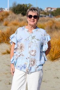 AE Luxe Flutter Sleeve Linen Floral Top