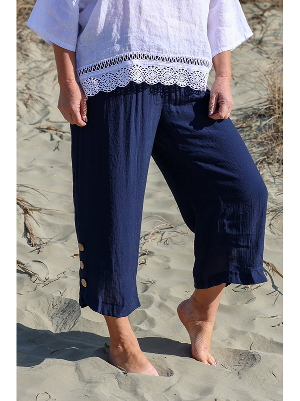 La Mode Smock Waist Side Button Hem 3-4 Pant