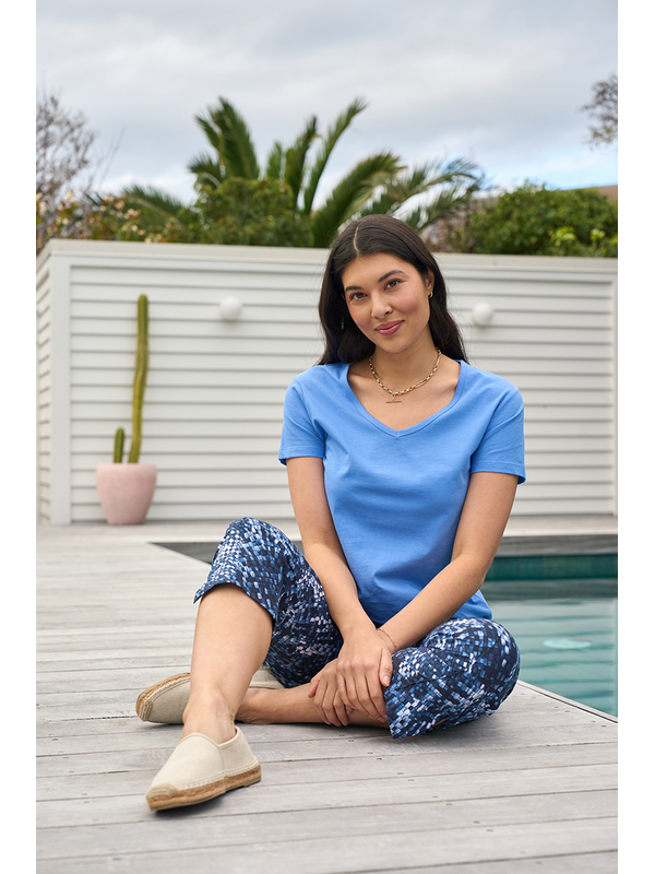 Esplanade V Neck Tee