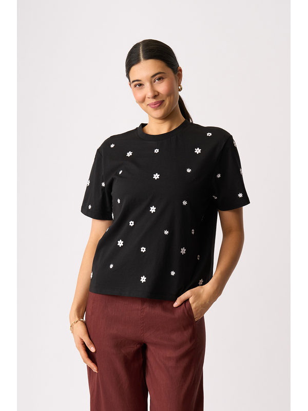 Memo Embroidered Fun Tshirt