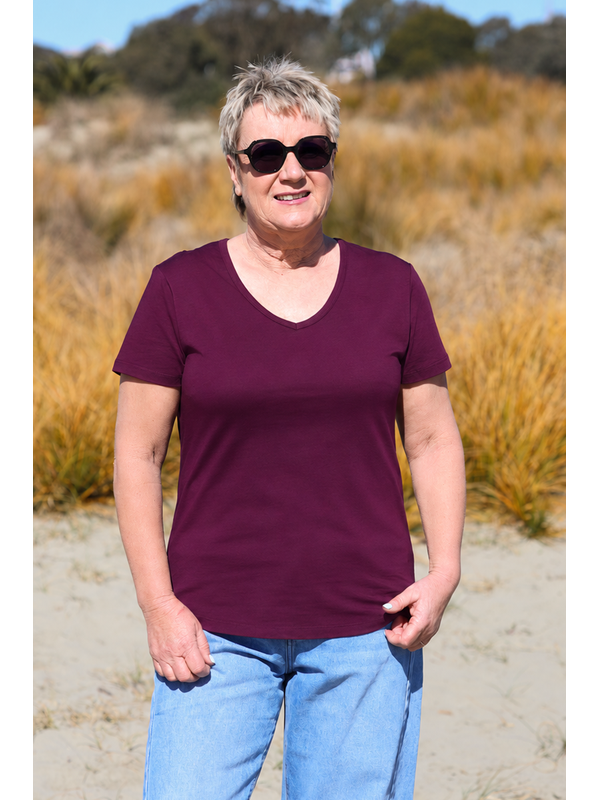 Esplanade V Neck Tee
