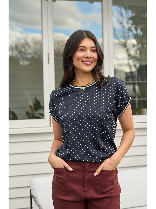 Memo Knit Back Round Neck Top
