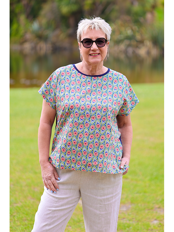 Memo Contrast Front Drop Shoulder Top