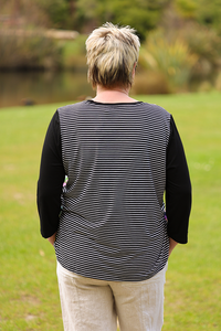 Memo Relaxed Fit Contrast Front Top