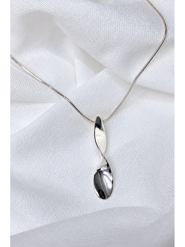 She Jewellery Wave Necklace